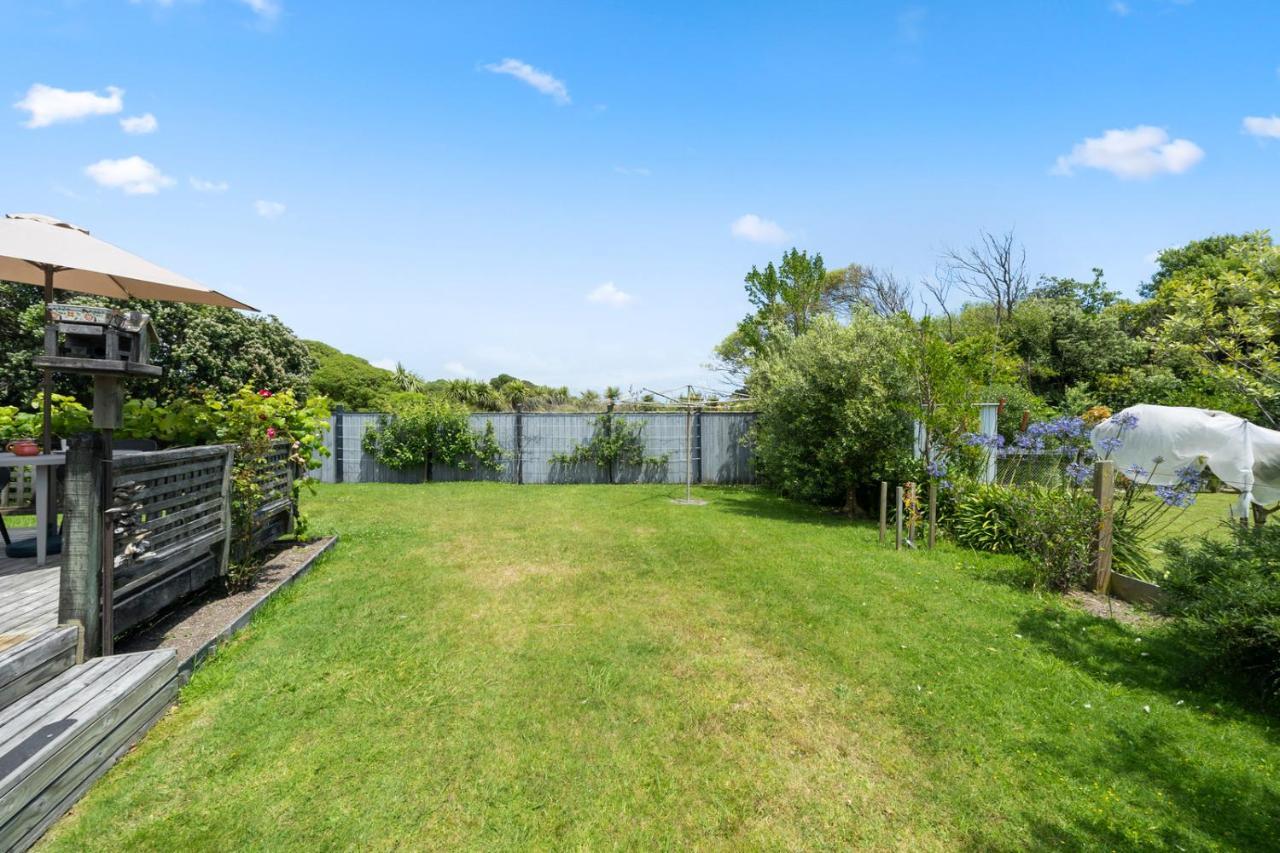 Waimea Cottage - Waikanae Holiday Home Buitenkant foto